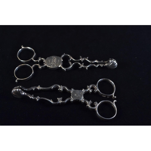 364 - Two pairs of Georgian silver sugar nips, including: Richard Mills London circa 1760 and R.W London, ... 