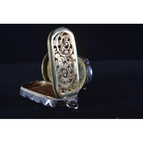 373 - Victorian silver vinaigrette, Frederick Marson, Birmingham (no date letter), the hinged lid ope... 