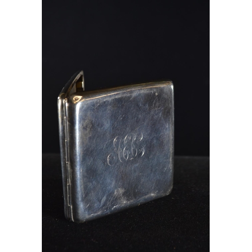 383 - Silver and bi-coloured 14ct gold vesta, of hammered design with engine turned stripes to the front, ... 