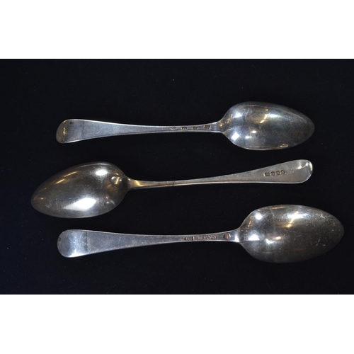 407 - Three George III silver serving spoons, including: a Hanoverian pattern pair, Thomas & William C... 