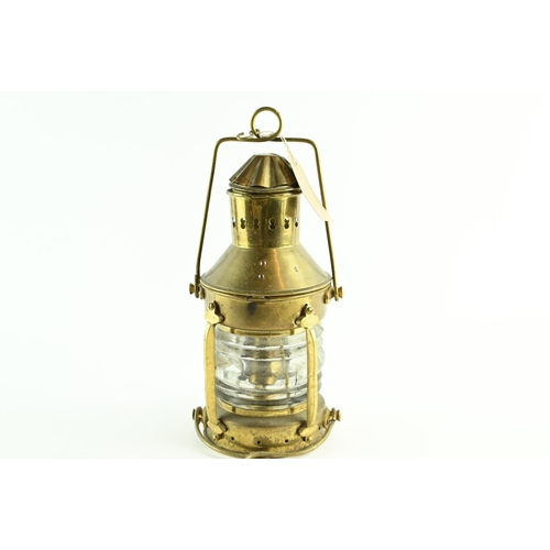 465 - A brass Shepperton Nauticalia paraffin lamp, height 26.5cm