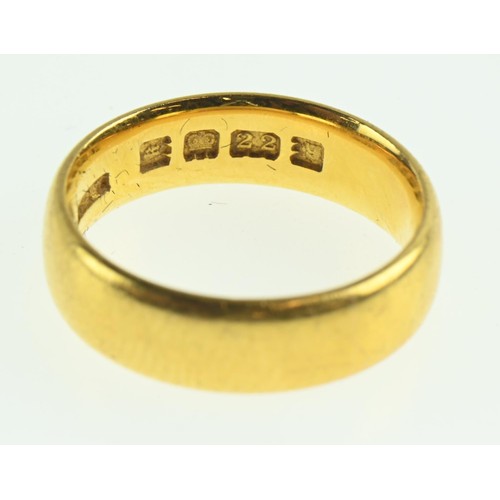 225 - 22ct gold band ring, size I1/2, 5.93 grams