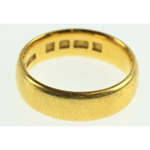 225 - 22ct gold band ring, size I1/2, 5.93 grams