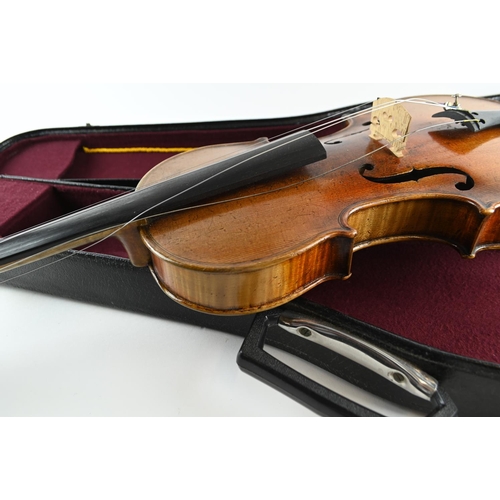 506 - 4/4 size Violin with Facia Anno 1721 Antonios Stradovarius stamped inside violin. With purpose made ... 