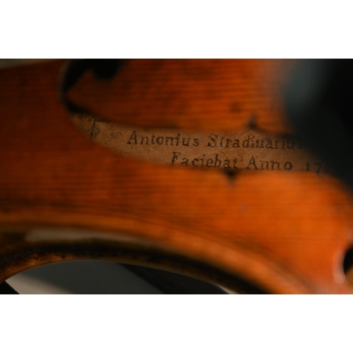 506 - 4/4 size Violin with Facia Anno 1721 Antonios Stradovarius stamped inside violin. With purpose made ... 