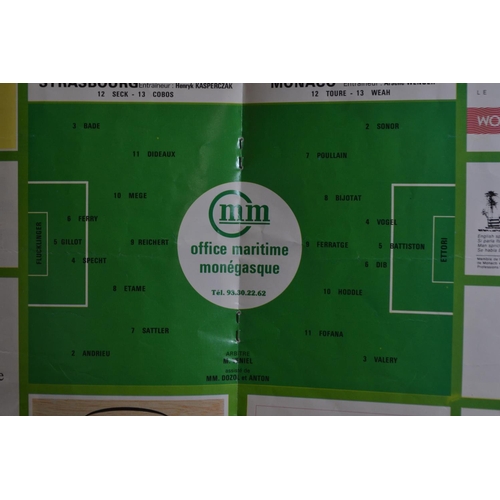 501 - A Southampton Football Club plate with printed signatures commemorating 1976 FA Cup win against Manc... 