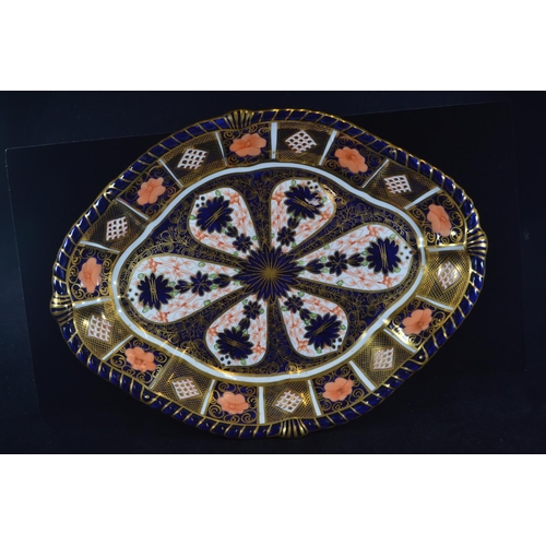 543 - Royal Crown Derby Imari oval dish, date mark 1928, pattern no.1126, W28.5 x D21.5 x H4cm