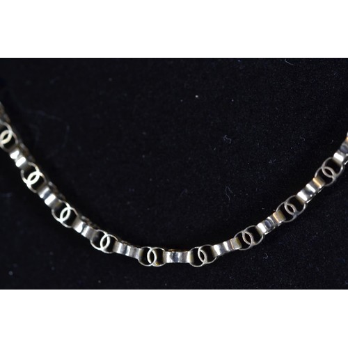 214 - 9ct gold eternity link chain, circumference 440mm, gross weight 9.58 grams