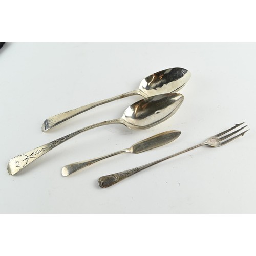 400 - Two George III silver fiddle pattern serving spoons, including: Francis Parsons, Exeter 1799; and He... 