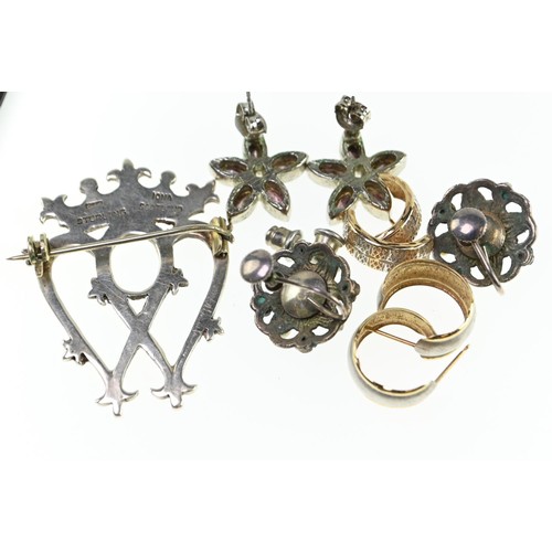 263 - Scottish silver linked hearts brooch by Iona. 2 pairs of yellow metal & part yellow metal half h... 