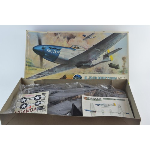 596 - Three Airfix model aircraft.P-51D Mustang 24th scaleShort Stirling B.1/111 scale 1/72Handley Page 0/... 