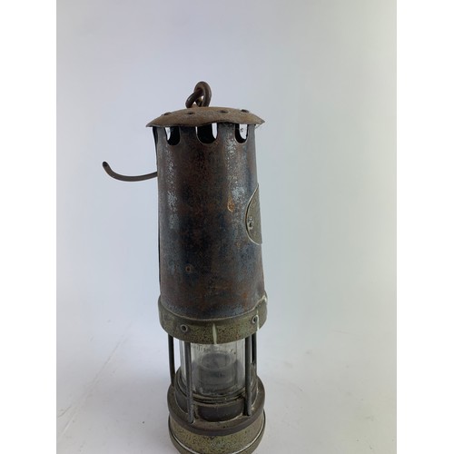 468A - Miners Davey lamp E.Thomas & Williams Ltd H31cm