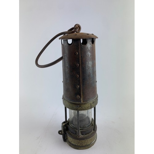 468A - Miners Davey lamp E.Thomas & Williams Ltd H31cm