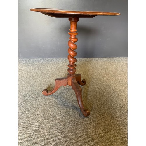 518C - Circular barley twist pedestal table D52cm x H67cm