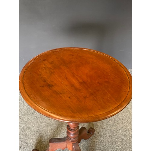 518C - Circular barley twist pedestal table D52cm x H67cm