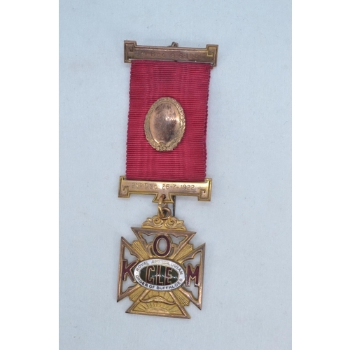 244 - 9ct Gold hallmarked masonic jewel 'Royal  18.87g approximately gross weight 31.45g.