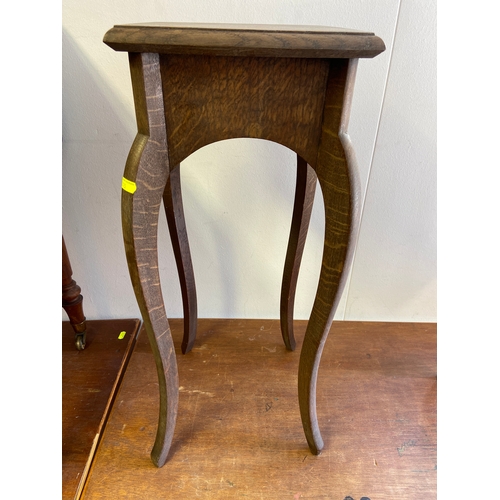 396 - Small hardwood plant stand with tapered legs. W29 D29 H 68.5 cm... 