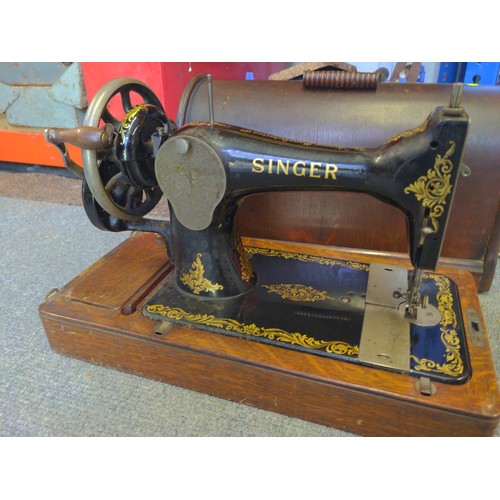 339 - Singer sewing machine, manual