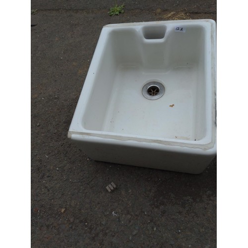 12A - Small Belfast sink with plug hole 