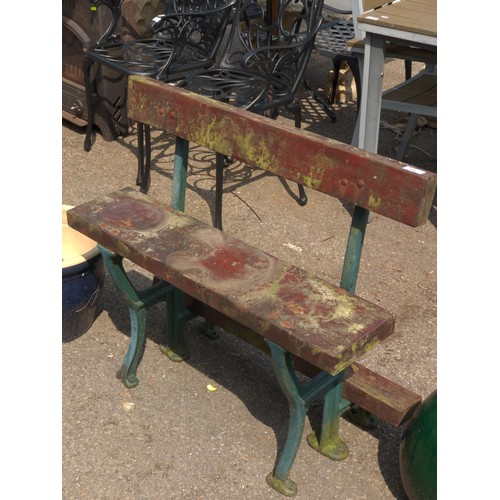 79 - Small Antique bench cast iron with wooden seat, back and rear support.   L80cm x D40cm x H... 