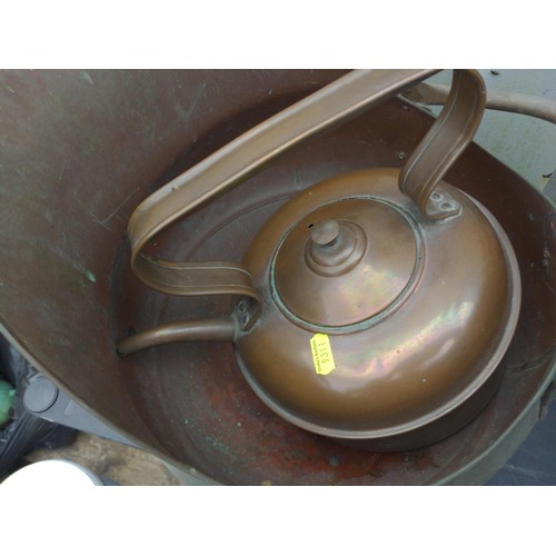 147 - Copper kettle and coal scuttle 