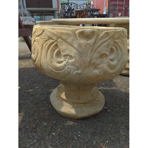 14 - Pair of acanthus decorated concrete planters D41cm x H40cm