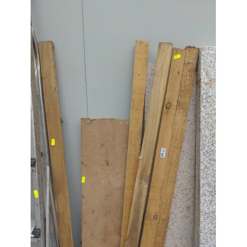 179A - 5 x lengths of wood L180 + 1 other 