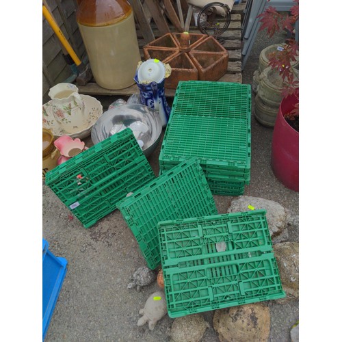 190 - 6 x foldup green plastic stackable crates + 4 x smaller green plastic stackable crates