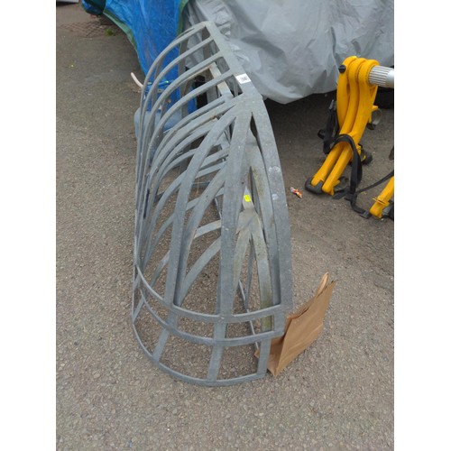 191 - 3 x galvanised wall feeders 