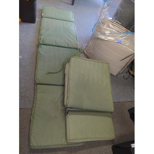 315A - 2 pairs of recliner padded cushions