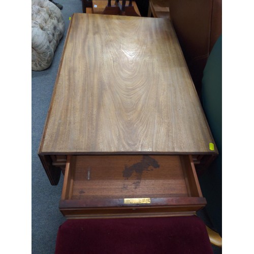 399 - Double leaf folding occasional table with single drawer and casters on turned legs. W81.5 D 52.5/ 11... 