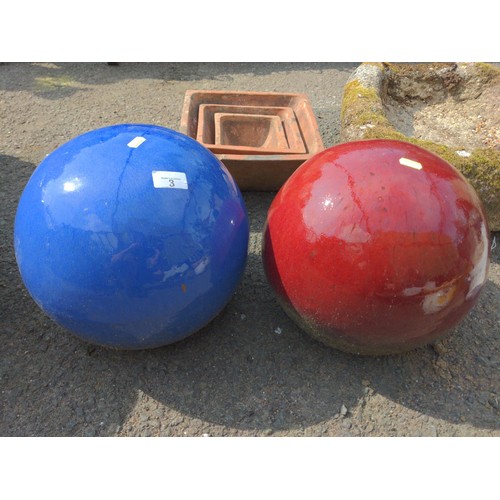 3 - 2 x Glazed garden Spheres red and blue H25cm