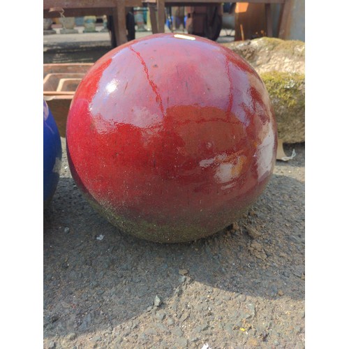 3 - 2 x Glazed garden Spheres red and blue H25cm