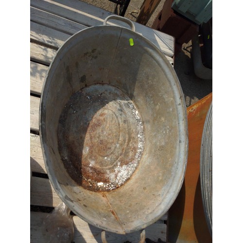 40 - 3 x galvanised tubs/containers