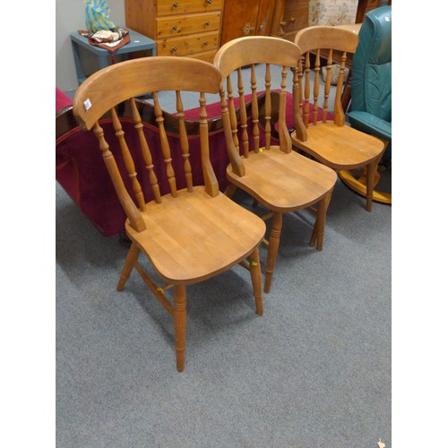 411 - Three farmhouse kitchen chairs W43D43 H93 cm