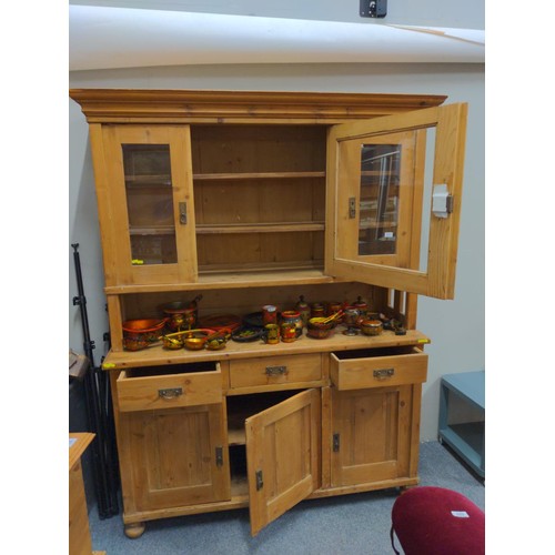 434 - Pine kitchen dresser. W157cm D51cm H195cm