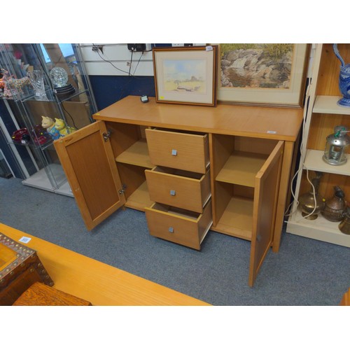 482 - Contemporary sideboard with 3 drawers & 2 cupboards. W120cm D140cm H78cm