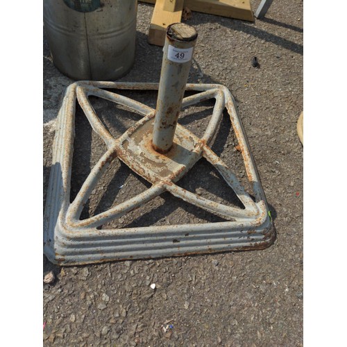 49 - Metal Square Parasol base