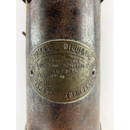 580A - Miners Davey lamp E.Thomas & Williams Ltd H31cm