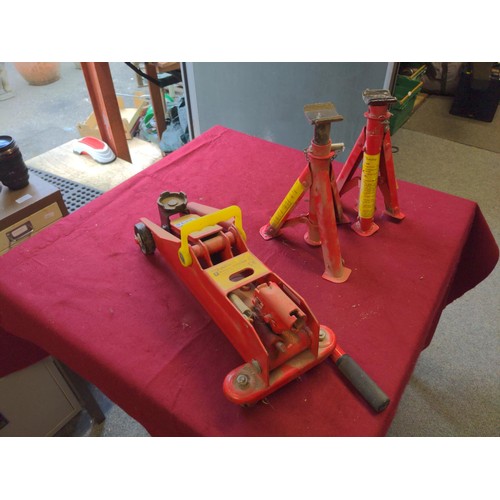 359B - Trolley jack & 2 axle stands