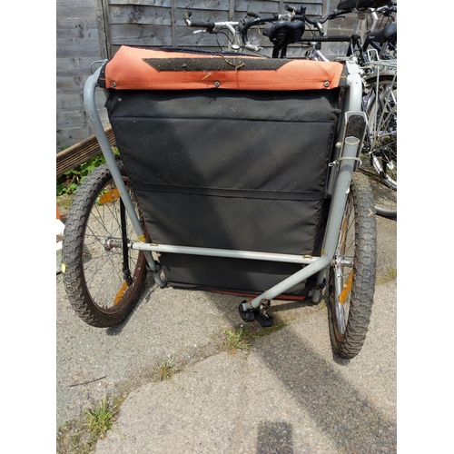 118 - Pull along bike trailer 