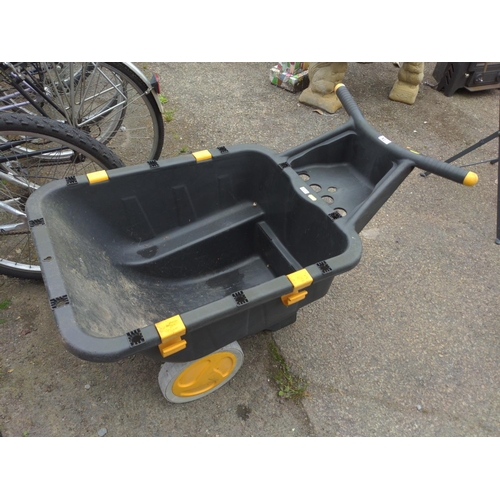 118A - Plastic wheelbarrow with 2 wheels 