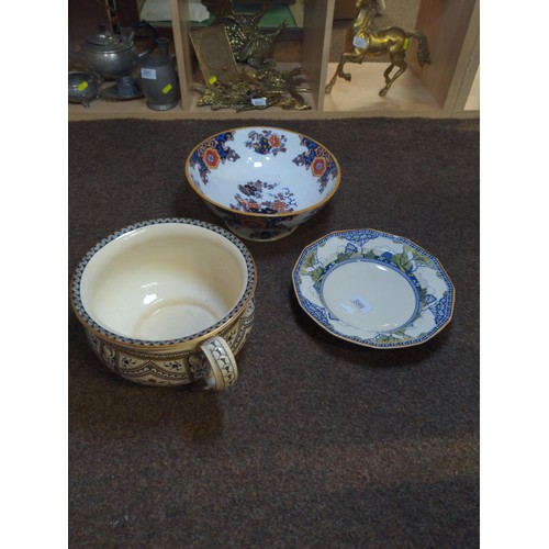 599 - Royal Doulton Merryweather dish. Imari style bowl & Wedgwood chamber pot.