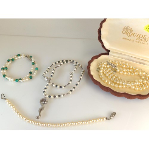 692 - Assorted cultured & faux pearls