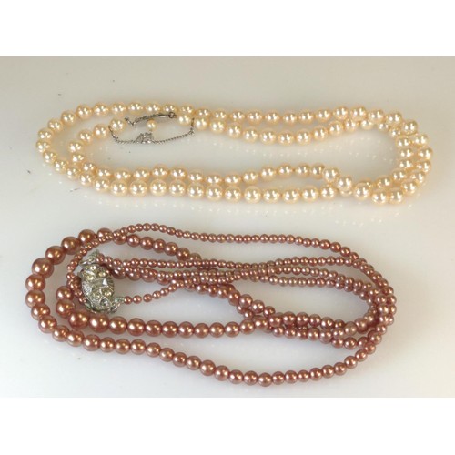 692 - Assorted cultured & faux pearls