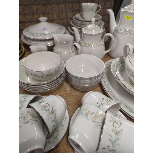 623 - Royal Doulton woodland glade pattern, tea/coffee pots, serving plates, dinner, side , breakfast plat... 