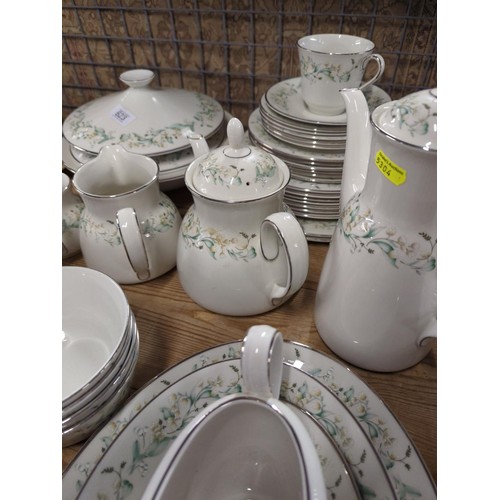 623 - Royal Doulton woodland glade pattern, tea/coffee pots, serving plates, dinner, side , breakfast plat... 