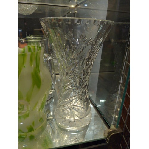 660 - Shelf of mixed glass ware inc, coloured jug, crystal vase and some glasses.