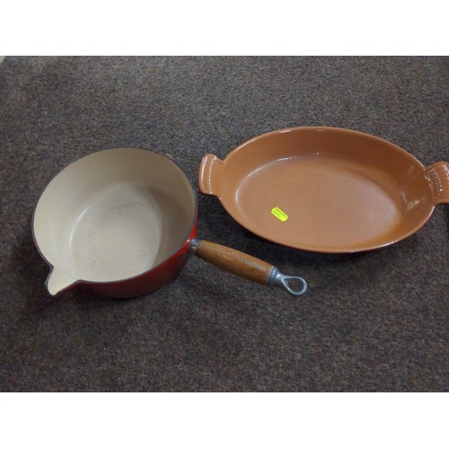 211 - Le Creuset saucepan D20 h8.5 and oval dish 34x21 h5.5cm