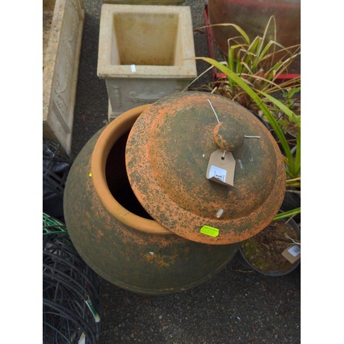 109 - Terracotta rhubarb forcer with lid H60cm